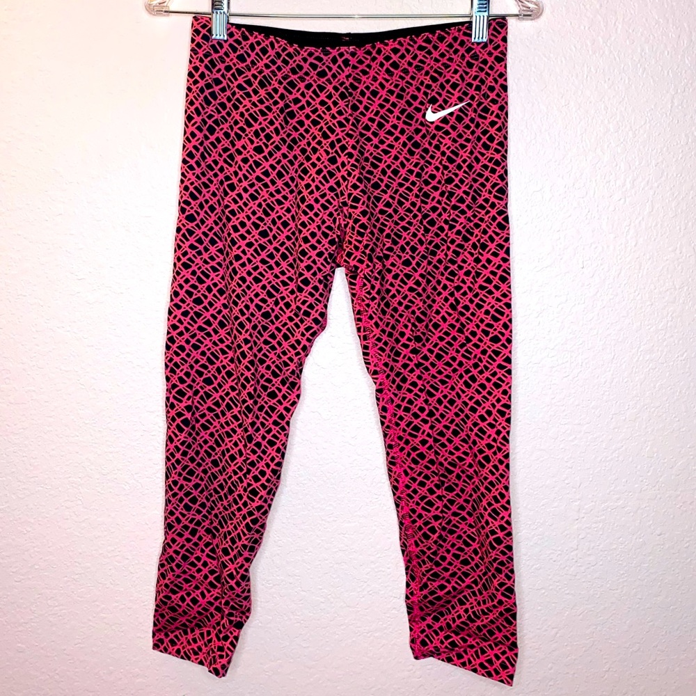 XL Nike Black & Pink Stretchy Capri Athletic Pants